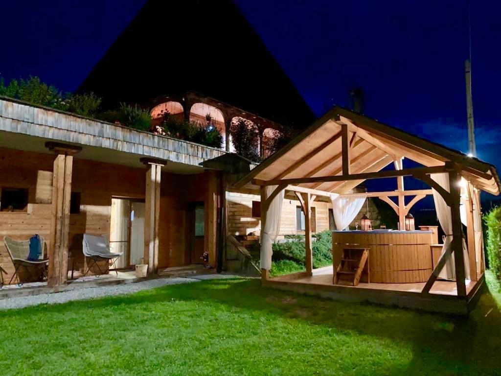 Отель Casa Ralucai Мойсей Экстерьер фото