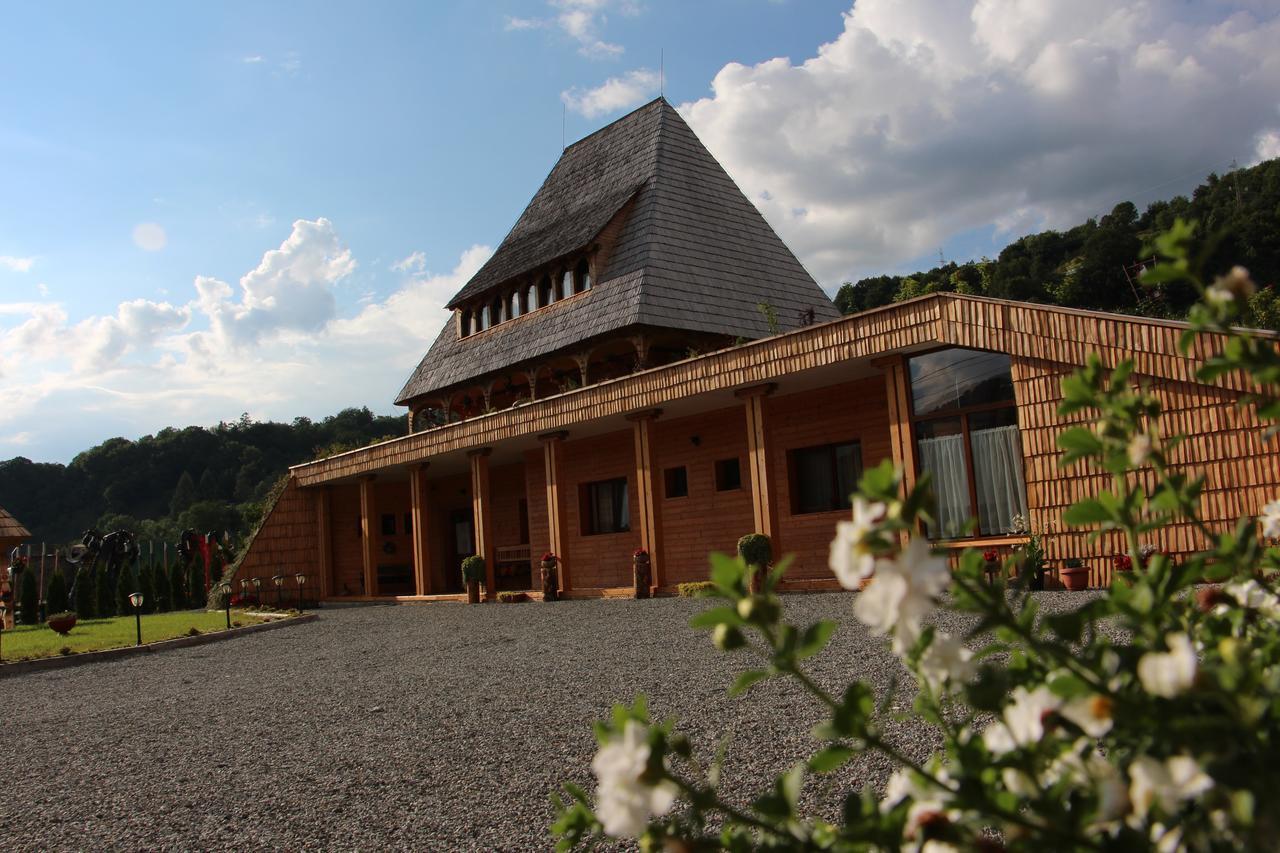 Отель Casa Ralucai Мойсей Экстерьер фото